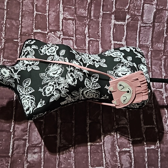 Novelty 🎁 Pink & White Fox Crossbody Bag. - Picture 3 of 11